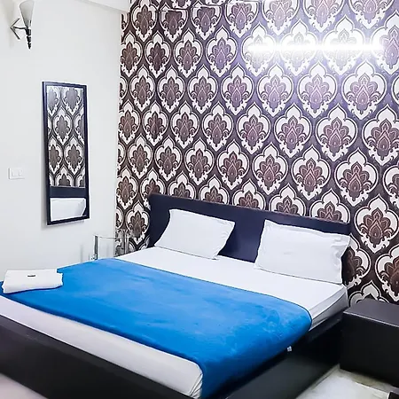 Deluxe Room In Cr Park